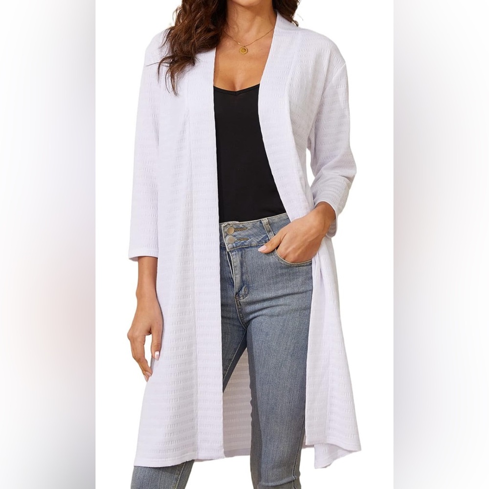Size Medium Women’s White Cardigan Open Front 3/4 Sleeve Lightweight